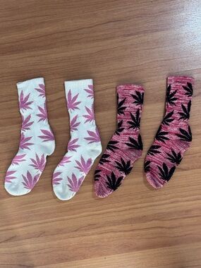 Leaf Print Crew Socks Bundle 2 Pairs Pink & White